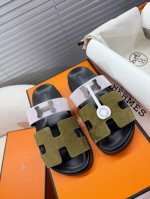 hermes--爱马仕情侣款H拖系列；二舅拖鞋；凉拖；凉鞋 ＂交叉织带、防水台印花、鞋面碉花、电锈、烫钻＂等工艺；以“H”标志性图案鞋面为灵感打造休闲造型，可谓
