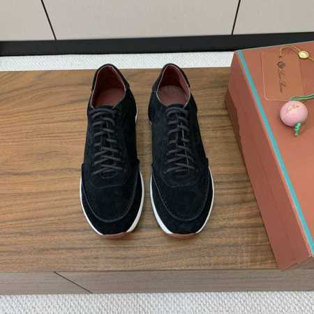 Loro Piana 情侣款休闲运动鞋。简约时尚，上脚非常舒适。 鞋面牛京，牛皮垫脚。定制橡胶底。 码数：女35-43 35、41、42、43定制不退换 男38 - 点击图像关闭