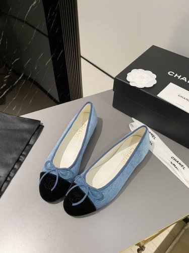 Chanel经典芭蕾舞鞋 皮底 ： Size：34 35 35.5 36 36.5 37 37.5 38 38.5 39 39.5 40 40.5 41 41.