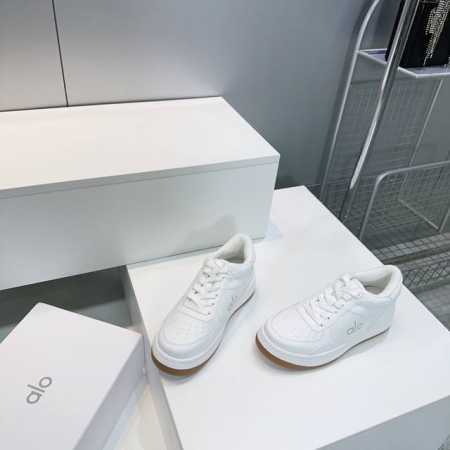 高品质出厂360！顶级品质Alo小众品牌25春夏新款 拼色小白鞋厚底舒适休闲款！熊猫配色 Alo更懂女生！上脚超级百搭！而且超级舒适！是厚底款但是上脚一点都不沉 - 点击图像关闭