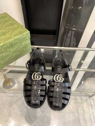 情侣款Gucci 25ss 春夏最新款 双G果冻凉鞋 专柜购买原版 正品一比一开发 所有细节 材料 全部跟你在专柜买到的都一样 欢迎细节对比 码数:36 44