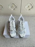dio R迪奥25新色Dior Chrono Cd厚底复古运动鞋老爹鞋 顶级品质 这款 Dior Chrono 运动鞋来自 Miss Dior 限定系列 以 D