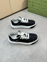 gucci 古驰 -高端品质 原单休闲运动鞋 -鞋面：纳帕小牛皮、品牌图腾帆布布匹、鞋身、鞋舌；车缝品牌塑胶Logo模块 -内里：水染牛皮 -大底：超轻Tpu发