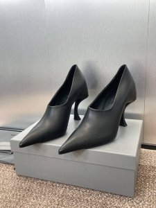工厂p价p Balenciaga 2025春夏新款尖头高跟女鞋 巴黎世家异形跟气质女巫 深口单鞋 市面最高品质 材质:鞋面定制进口小牛皮+混种羊皮里+意大利真皮