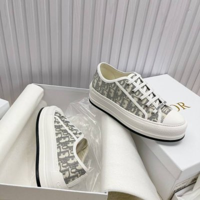 直销 女鞋 女装 女鞋工厂p 现货高品质 Dior 迪奥 平底运动鞋采用全刺绣标志性图案市场顶级品质国外专柜爆款非市场普通仿版面料采用意大利进口布料刺绣鞋面，原