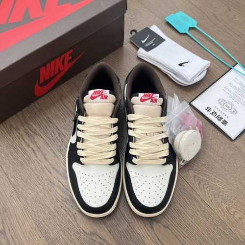 顶级Air Jordan 1 Low黑摩卡倒钩配色爆裂纹复古篮球鞋男女款球鞋定制 外侧的倒钩非常具有辩识度。 码数：36-46码！真空得物包装配件齐全！