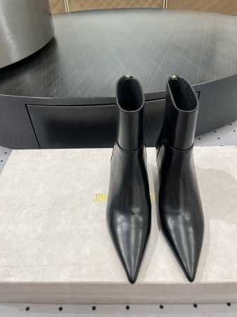 秋冬新品 进口 牛皮 内里 羊皮 鞋底 牛皮大底 优雅风格 创造不一样的感觉 跟高5 cm 专柜包装 简约气质款式！ show bdetails size. 3 - 点击图像关闭