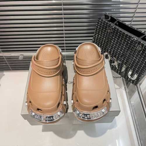 橙子出厂价P P210 Balenciaga 巴黎世家春夏新款 增高厚底洞洞鞋 铆钉包头拖鞋 情侣款 底厚：11Cm 码数：35-45