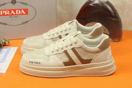 工厂价 高品质 Prada 普拉达新款上市著名奢侈品牌，专柜同步更新，意大利男鞋时尚杂志季刊封面主推款！鞋面采用意大利进口牛皮搭配透气网布面料制作，透气网布内里 - 点击图像关闭