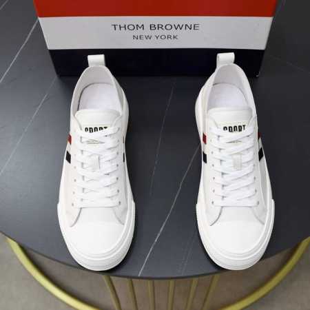 出厂价 Thom Browne 汤姆.布朗 Tb官网同款原单爆款运动鞋 头层牛皮拼接1：1原板 透气猪皮内里鞋身配件一比一开模 专柜品质 亲们你还为穿着搭配鞋发 - 点击图像关闭