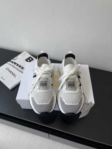 Dior 迪奥 25Ss新款系带 学院风 休闲时尚 运动鞋 情侣款 原版购入开发做货 精心制作 鞋面网布设计风格搭配超级时尚 细节也增添一丝优雅气质 轻盈的双色