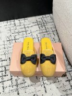 Miu Miu 缪缪 25 早春新品 专柜主打最新走秀款 蝴蝶结复古玛丽珍平底半拖火爆上新！ 缪家高货 顶级工艺打造精品质感 无敌舒适 绝对是一见钟情款！时尚百