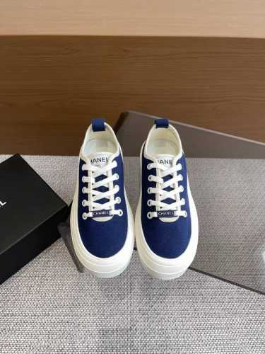 Chanel 香奈儿25ss隐藏中古款帆布鞋 Vintage感满满 中古复刻款 帆布鞋适配春夏 黑白拼接就很Chanel 配合袜子就很复古学院的感觉码数：35-