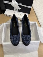 现货发售 *25 专柜 正品级 版本！！ 官方目录： 码数：35、36、37、38、39 34 40 41 需要定做跟客服 沟通 皮面10 均配有意大利正品包装