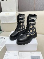 2024Ss最高版本 Dior 迪奥秋冬靴复古工装靴 ，鞋面进口小牛皮拼接最新进口科技电绣面萱型百搭瘦脚yyds.造型立体饱满，帅气十足 上脚舒适 ，设计风格非