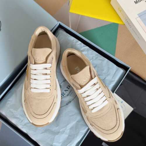 顶级版本：女款 男款 Prada普拉达 P家 Re-Nylon系列 情侣款 厚底 三角标 休闲 运动鞋 原版购入开发 做货 这款运动鞋融合优雅而创新的设计，搭配
