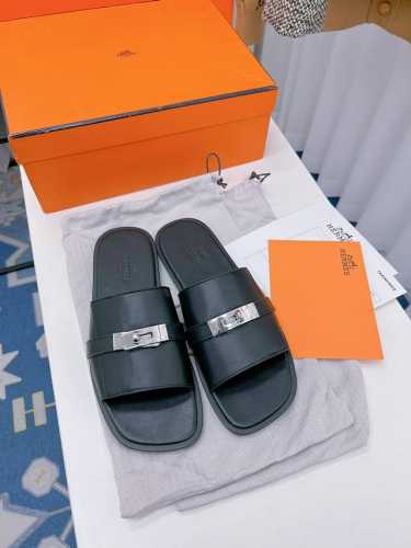 hermes 23Ss顶级原单品质男拖系列； 香港购入正版，调试了三个月才出货爱马仕H家Kelly扣男拖鞋别看简单，实在不好做，没有原版，根本就不可能做出完美的