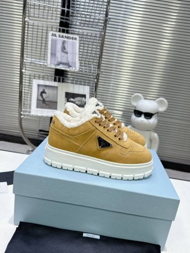PRADA* P: Size: 女款35-40 普拉达 最新Downtown Bold系列 厚底 松糕鞋 三角标 休闲运动鞋 小白鞋 原版购入开发 做货 Dow