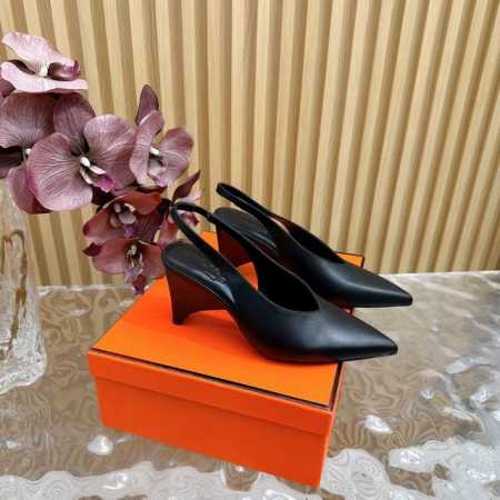 2024 新款Hermès 爱马仕经典高跟尖头凉鞋极约复古的设计 浓厚的异域风情 时髦感十足、随便上脚都很有腔调 简简单单的款式随便搭配一下高级感就很棒 百搭的 - 点击图像关闭