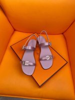 出厂 顶版H家 春夏新款Hermes爱马仕 Buy 爱马仕 Blingbling 钻扣涼鞋 最近又买到了一双爱马仕心头好 简简单单 又带钻钻的钻扣涼鞋 还是我最