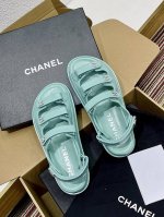 CHANEL2024夏季新品 澳洲水钻香奈儿 专柜断货王 爆款全真皮魔术贴沙滩凉鞋 每年都会入手香奈儿魔术贴半拖凉鞋， 万能百搭神器，夏日沙滩耐造款， 这个春夏