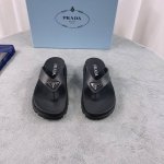 P家最新夹板拖鞋 原版1:1开发 size：35-45