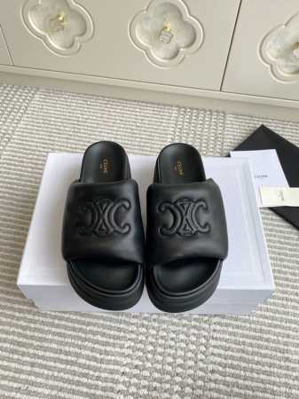 顶级品质Celin* 春夏新款凯旋门厚底面包凉拖鞋 是继去年织带凉鞋鞋之后的又一款爆款杰作 矮个子的福音 穿上秒增高6Cm 时尚百搭款 轻松搭配 爱了爱了 鞋面 - 点击图像关闭