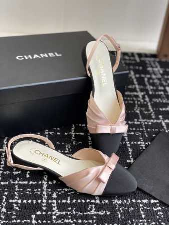 代购级 Chanel 小香 25ss早春新品 缎面蝴蝶结凉鞋系列法式风情 真是美到心尖尖上啦！ 优雅又浪漫的仙女应该就是这样吧极简的配色加上绸缎蝴蝶结深入人心 - 点击图像关闭