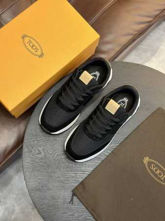 Tod's P: Size,.39-44 38.45订做 TOD'S托德斯运动鞋 本款运动鞋由进口小牛皮、反绒牛皮制成，鞋舌点缀Tod's字母压花，原版大底，轻 - 点击图像关闭