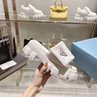 出厂价P 普家 新款， 面皮:超软全粒面绵羊皮， 里皮:进口羊皮里， 原版：五厘米发泡轻鞋底 凹凸鞋底花纹 码数：35--41