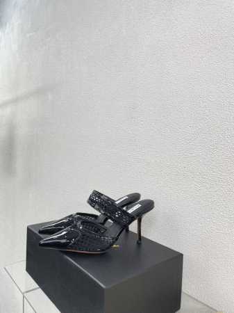 网孔材质 超美 Alaia 来自巴黎 一见倾心 黑色 桃心 爱拉拉还有另外性感的一面 配上不同款式，不同风格都能轻松驾驭，无论牛仔裤，西装裤，还是百褶裙，都能将 - 点击图像关闭