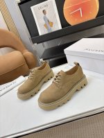 price: 品 牌：Jwanderson 小众潮牌Jwanderson25春夏最新走秀款流苏乐福鞋单鞋！没有撞色的强烈感，但依旧吸睛！鞋面滚边做法，超结实针脚
