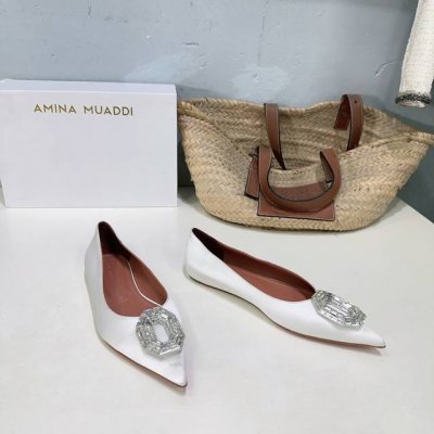 高品质出厂 ！小众潮牌Amina Muaddi阿米娜25春夏新品极简水晶钻扣尖头平底单鞋！一双非常有气质的高跟鞋，优雅风格、创造不一样的感觉，约会，婚礼，派对，