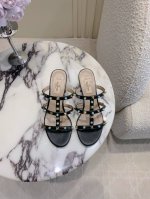 出厂价p Valentin*铆钉宝石凉拖鞋 经典铆钉设计上脚非常大气 性感显腿长 百搭单品 鞋面牛皮 Zp开模铆钉 内里垫脚羊皮 意大利真皮大底 跟高 平底 6