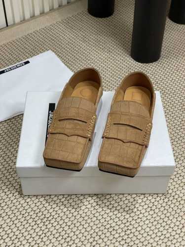 P380- 小众潮牌 Jacquemus 25Ss春夏新款复古中性两穿可踩跟方头单鞋乐福鞋 方头设计真的好时髦！牛仔裤 小裙子搭配不在话下！可可爱爱没有脑袋 四