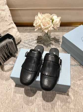 Prad已认证5 普拉达 2025春新品Prad拖鞋走秀款。 复古流苏拖鞋爆款！复古感时髦满满 随意百搭 时尚休闲 独到味道，人人都爱也轻松驾驭 每年都会爆.足 - 点击图像关闭