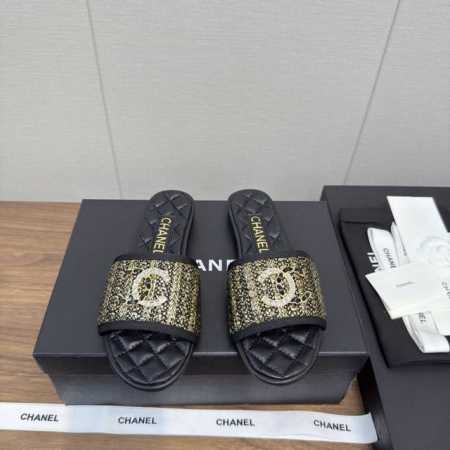 Chanel 香奈儿25C 新款 懒人平底拖鞋 顶级版本 春 夏天必入的凉拖系列 上脚超级美丽优雅 原版定制编制 材质鞋面 内里垫脚是丝绸羊皮 意大利进口真皮大 - 点击图像关闭