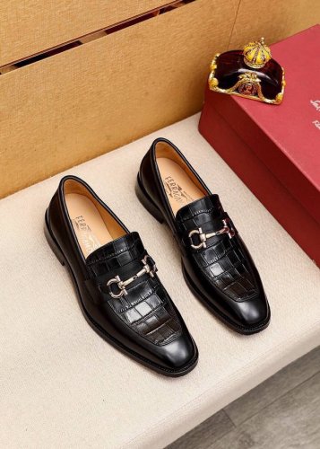 商品商标：Ferragamo 菲拉格慕 休闲皮鞋 正码码数: 38-44 45.46.47订制 商品材料：精选 进口头层小牛皮压花鞋面+奢华五金扣，进口水染牛皮