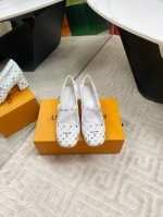 后空 单鞋400 Louis Lv驴家 2025年春夏新款 Swing 全系列 方头粗跟玛丽珍单鞋 后空凉鞋 本款 Swing 高跟鞋令柔婉设计含蓄流露复古气息