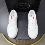 品牌 普拉达 标准码 38-44 45定制 等级 官网同款 材料 原版皮料 舒适羊皮内里 轻便柔软耐磨大底 款式类别 男士时尚休闲鞋 跑步 运动鞋 尊贵奢侈品大