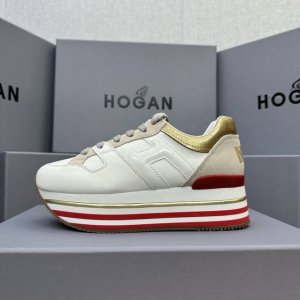 hogan 度假系列新款顶级版现货发售 松糕厚底顶级版 都市新潮休闲风 各明星 博主推荐 时尚百搭风格百变！原版楦型 原版大底一比一为你打造 值得推荐！ 鞋面采