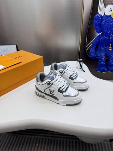 橙子出厂价p louis Vuitton 路易威登 Lv最新Footprint系列 情侣款运动鞋板鞋 休闲复古篮球鞋 原版购入开发 做货 这款 Footprin