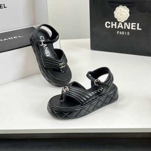工厂价 高版本 2025C早春最新款、Chanel 香奈儿厚底夹趾凉拖、凉鞋、拖鞋 香奶奶家一贯的优雅名媛气质 高级感十足！上脚非常Nice～不管光脚穿或搭配裙