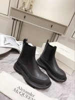 p直销 爆款Alexander Mcqueen 亚历山大麦昆切尔西靴 原版Tp直销pu几层组合底 专柜品质 小红书力推款 面料: 进口粒面牛皮 内里: 水染羊皮