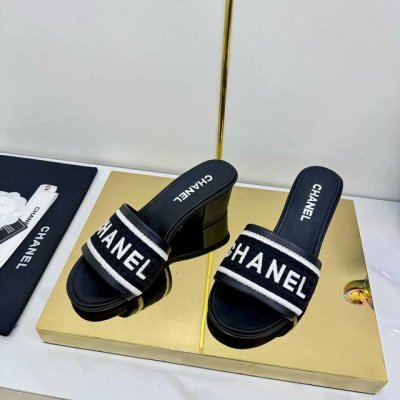 顶级品质 *香奈儿25新品菱格拖鞋 香奶奶粉春夏季搭配必备单品！太仙了～ 定制进口小羊皮面 羊皮内里 垫脚 意大利进口真皮大底 Size：35-39 40.41