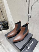 Alexander wang.｜亚历山大王 秋冬新品绝美牛皮短靴 超显腿长，稳赢！御姐风！不俗不素！看似柔若无骨，实则包容性极强，修饰腿型，拉长身形！线条流畅，