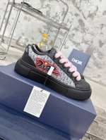 橙子出厂价p dior 迪奥 B33系列 最新蛇年限定 运动鞋 滑板鞋 低帮休闲鞋 情侣款 这款 B33 运动鞋是二零二三秋季新品 重新诠释经典的网球鞋 时尚的