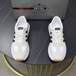 出厂价： 品牌：普拉达 标准码：38-44 等级：官网同款 材料：原版面料 舒适内里 轻便耐磨大底 款式类别：男士时尚休闲鞋 跑步 运动鞋 尊贵奢侈品大牌元素