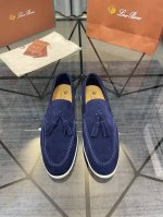 售 价 商品商标：Lp* 诺悠翩雅* 一脚蹬 正码码数 35-44 可订做45.46 情侣款 商品材料：鞋面进口磨砂皮，皮里一体内里，原版大底。 编 号：661
