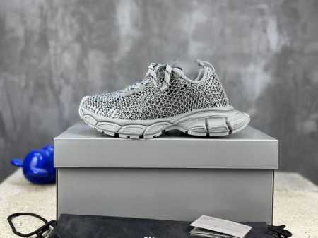 現貨 镶钻版联名phantom Sneaker 官方同步 全新3Xl十代潮流跑鞋 增加全新设计 在延续 Tra Trainer 户外轮廓和复杂鞋面结构的同时，新 - 点击图像关闭